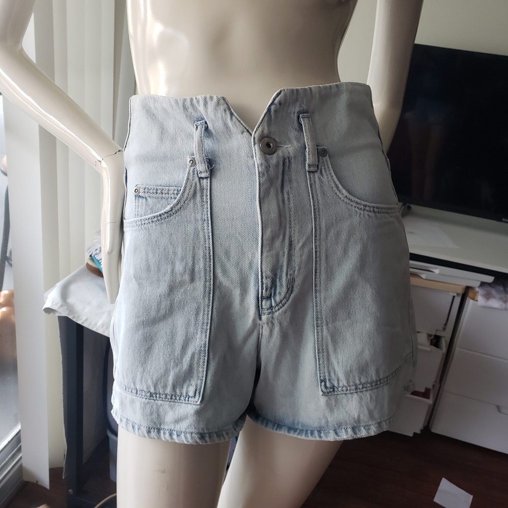 Ted Baker high waisted patch front pockets light wash denim shorts 4